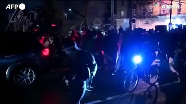 Black Lives Matter, nessuno dei poliziotti coinvolti nell'uccisione di Daniel Prude verra' incriminato