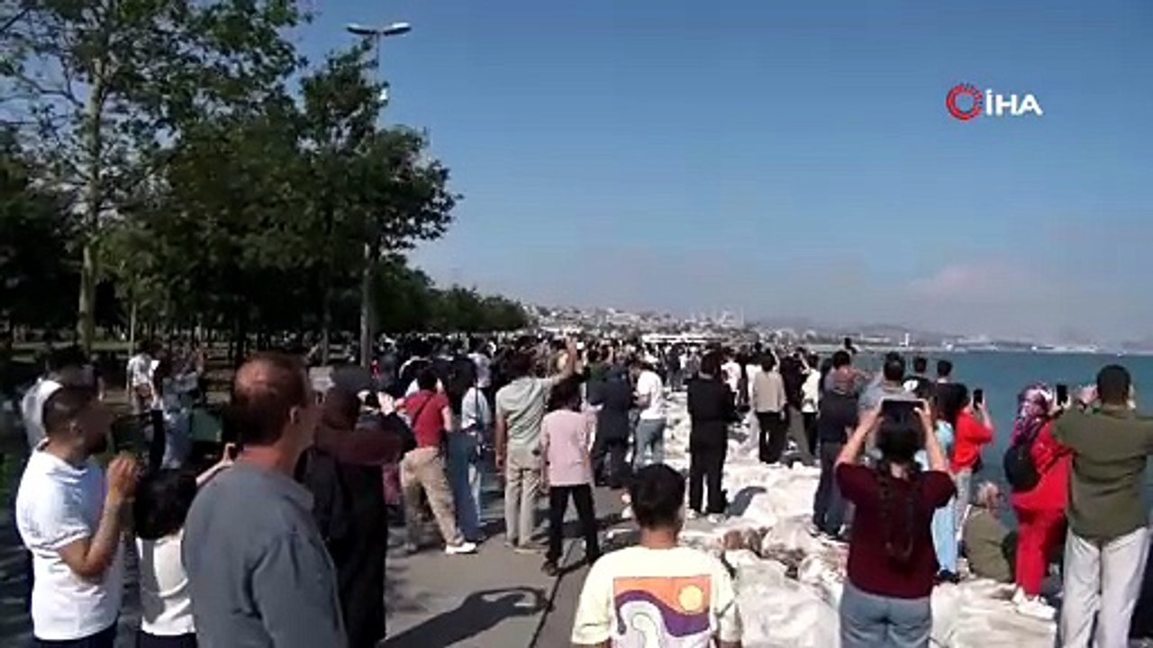 İstanbul Boğazı'nda SOLOTÜRK şovu: Fethin yıl dönümünde İstanbul'u böyle selamladı