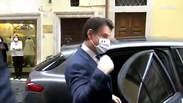 Governo, Conte lascia la propria abitazione per recarsi a Palazzo Chigi
