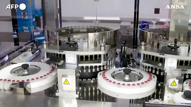 Vaccini, lite Ue-AstraZeneca: l'azienda conferma il taglio delle dosi