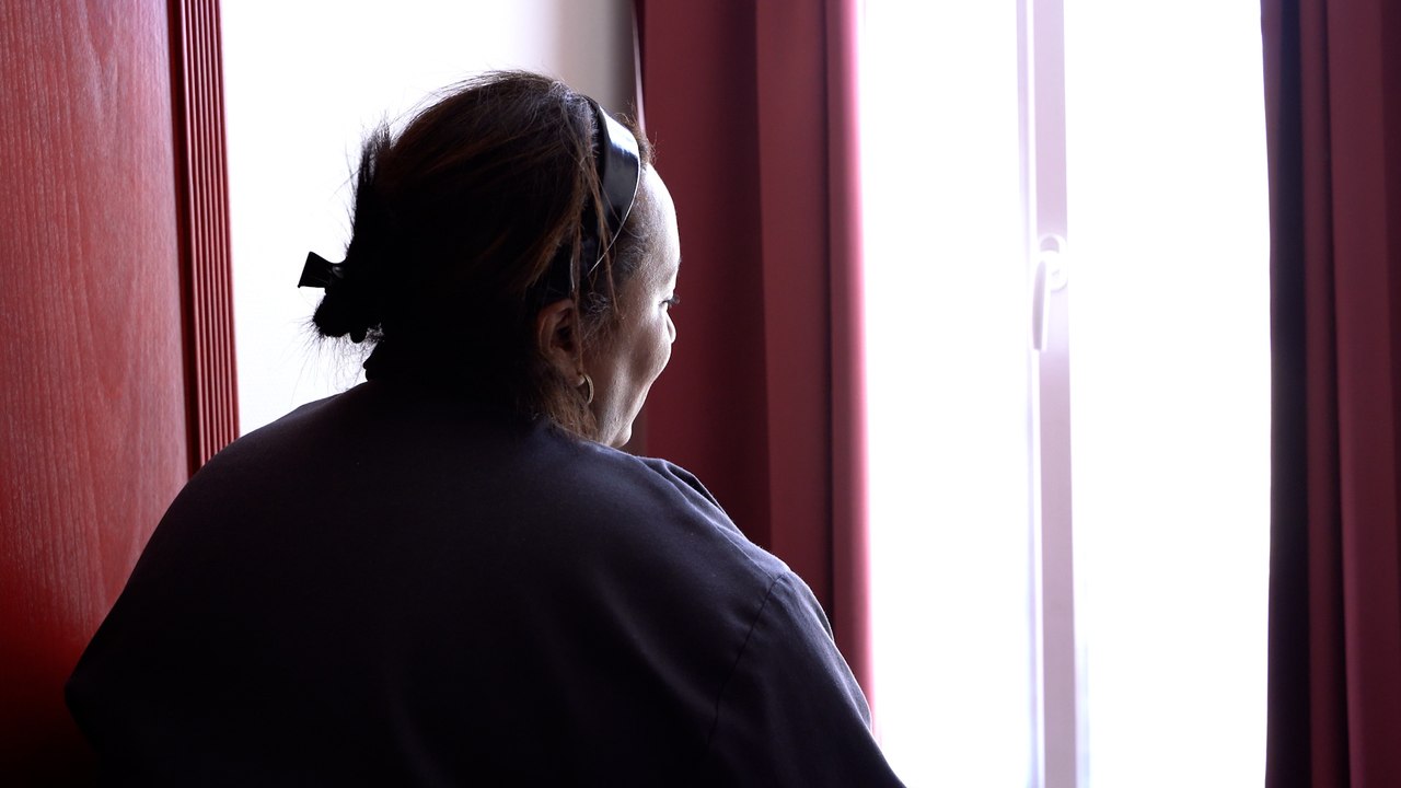 Après 13 années sans papiers, Sabrina attend son titre de séjour