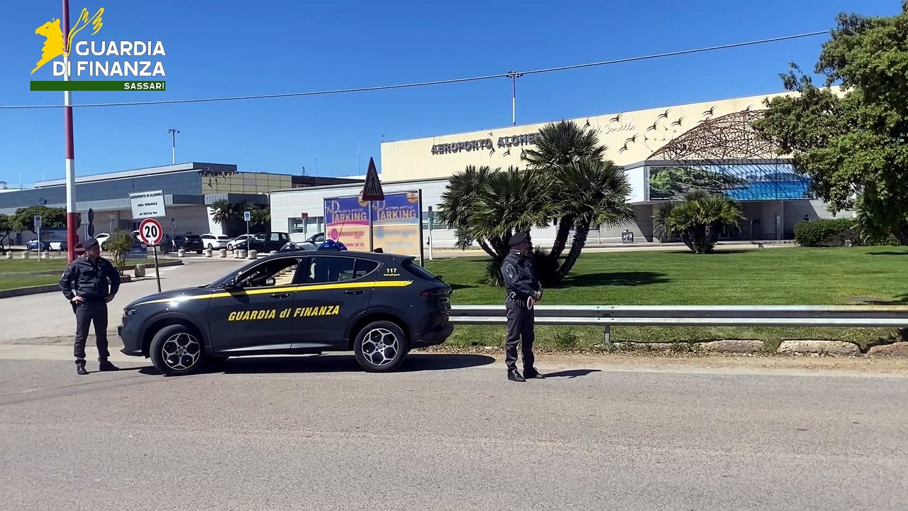 Arrestato corriere della droga all'aeroporto di Alghero-Fertilia
