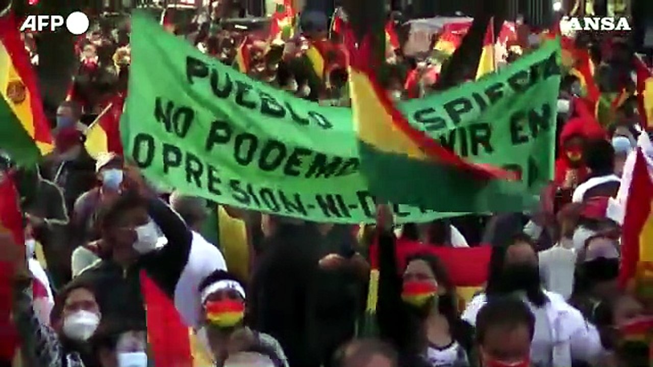 Bolivia, protesta a Cochabamba contro l'arresto della ex presidente Anez