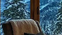 Chalet d'hiver en bois avec une ambiance chaleureuse de cheminée 🔥