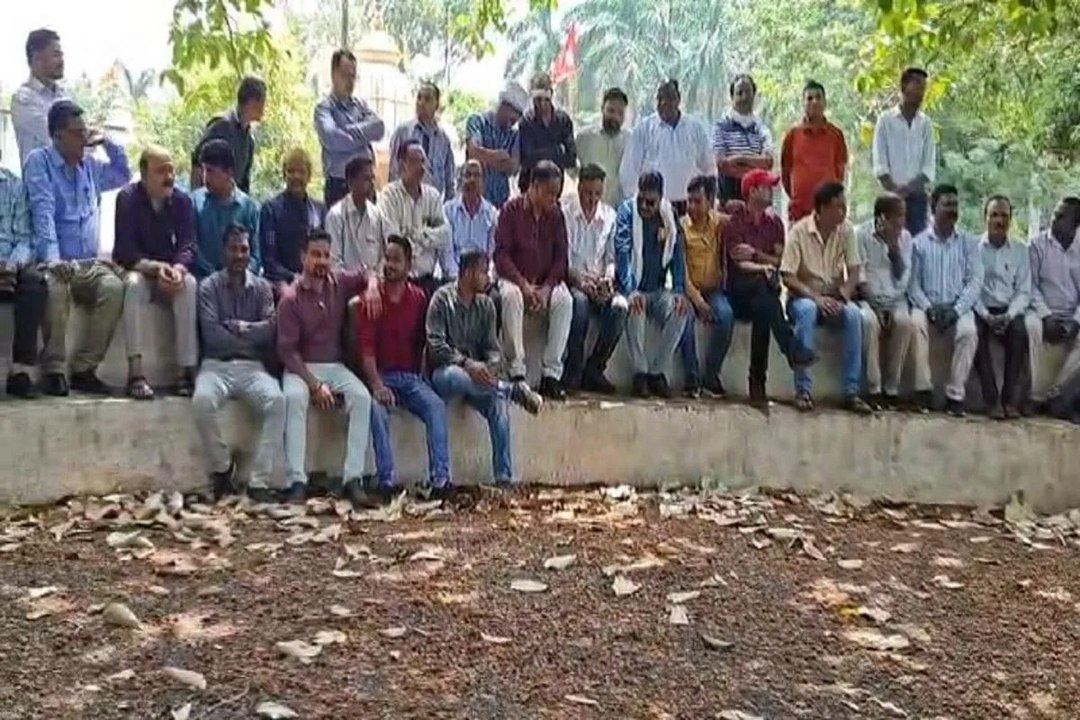 नायब तहसीलदार की पिटाई पर छत्तीसगढ़ के 536 तहसीलदार हड़ताल पर, कहा- विधायक को गिरफ्तार करो, देखें Video