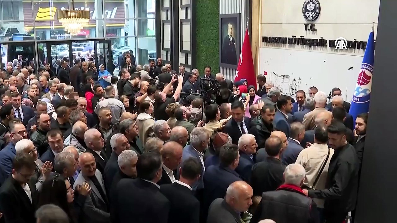 Ulaştırma ve Altyapı Bakanı Uraloğlu, Trabzon'da bayramlaşma töreninde konuştu: