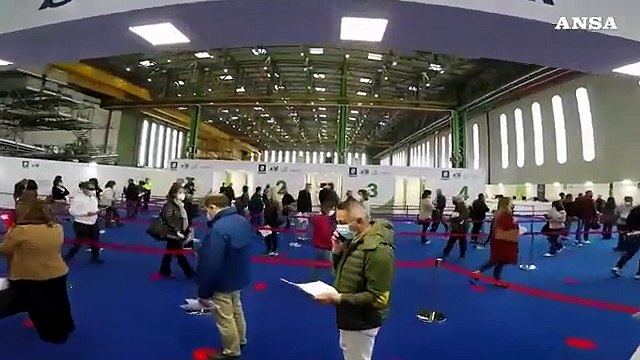 La proposta di Sileri: green pass solo con 2 dosi di vaccino