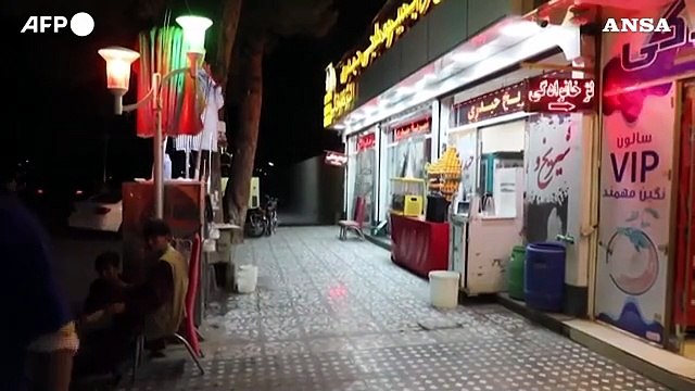 Offensiva dei talebani, migliaia in fuga da Kandahar