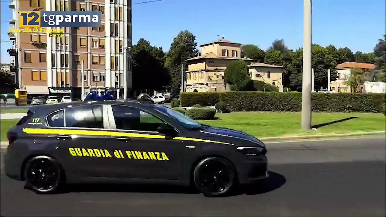GUARDIA DI FINANZA: SEQUESTRATI 800 PRODOTTI NON SICURI IN UN EMPORIO CINESE | GUARDIA DI FINANZA: SEQUESTRATI 800 PRODOTTI NON SICURI IN UN EMPORIO CINESE
