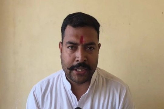 युवा आयोग के अध्यक्ष बोले- विधायक पर तो एफआईआर हो गया, टीएस सिंहदेव ने एक अधिकारी को मारा था थप्पड़, लेकिन…