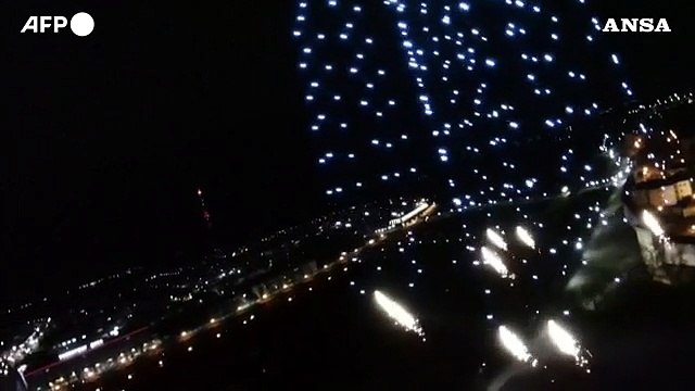 Russia, coreografia con 500 droni per i 60 anni dal viaggio spaziale di Gagarin
