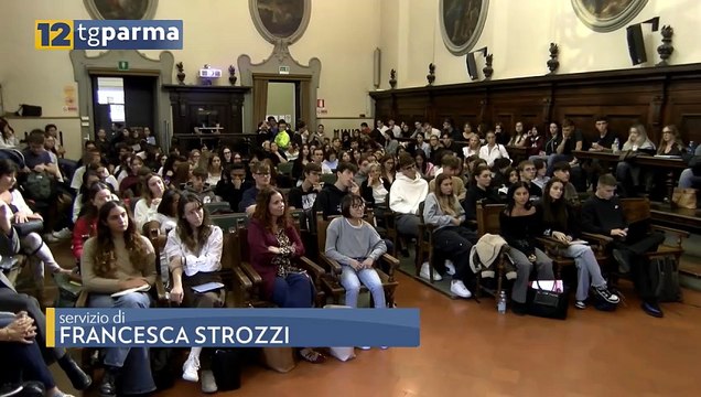 UNIVERSITÀ: PRESENTATO IL LIBRO DI LUCA SOMMI SULLA COSTITUZIONE | UNIVERSITÀ: PRESENTATO IL LIBRO DI LUCA SOMMI SULLA COSTITUZIONE