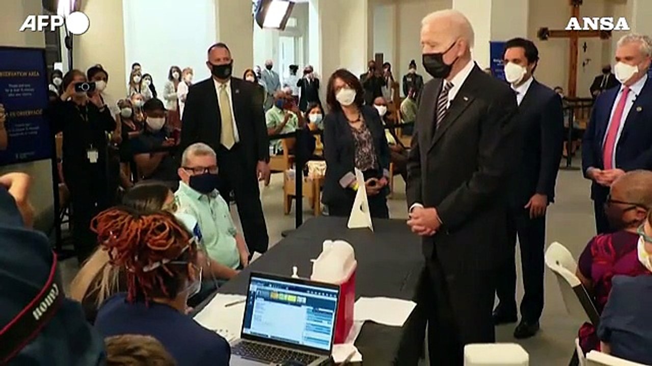 Covid, Biden accelera: "Vaccino per tutti entro il 19 aprile"