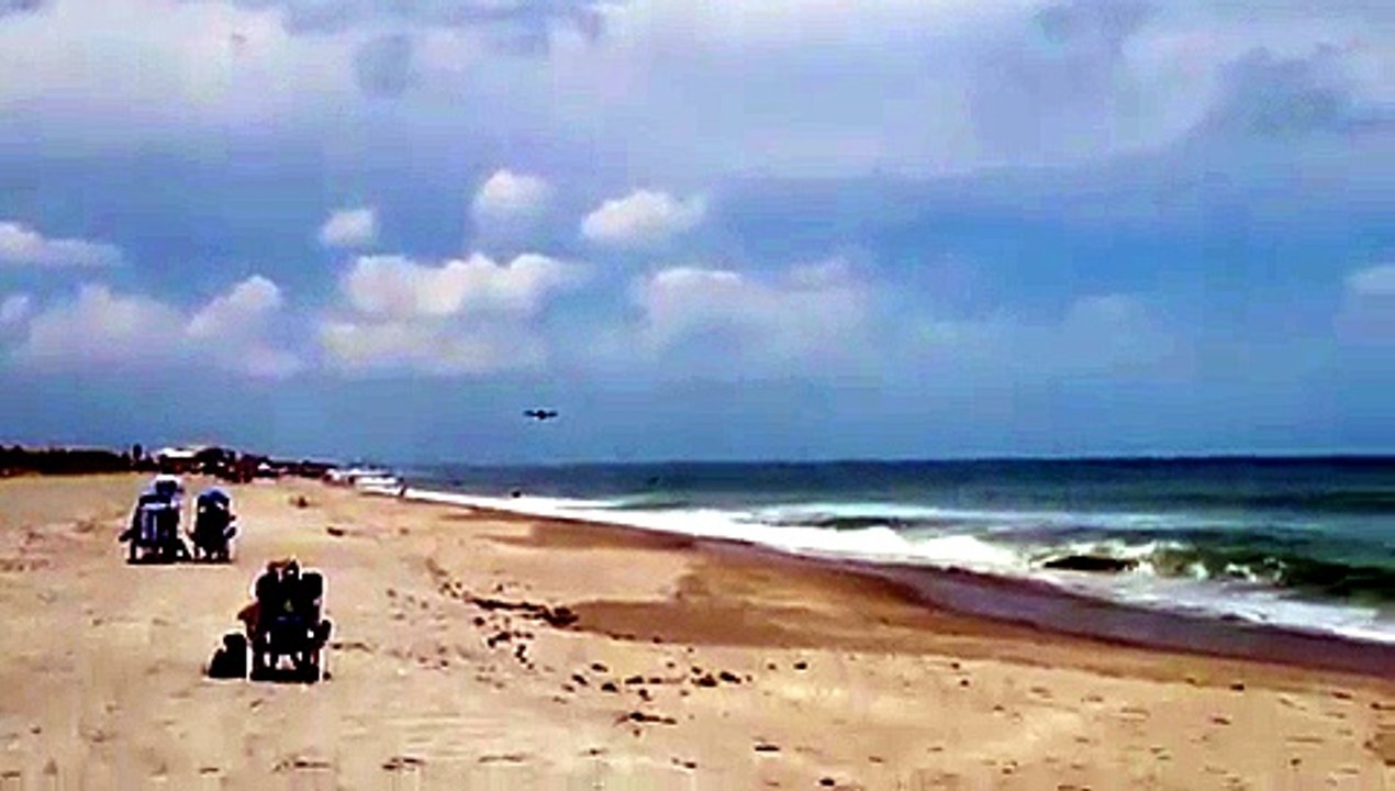 Florida, aereo della Seconda Guerra mondiale atterra tra i bagnanti a causa di un guasto meccanico