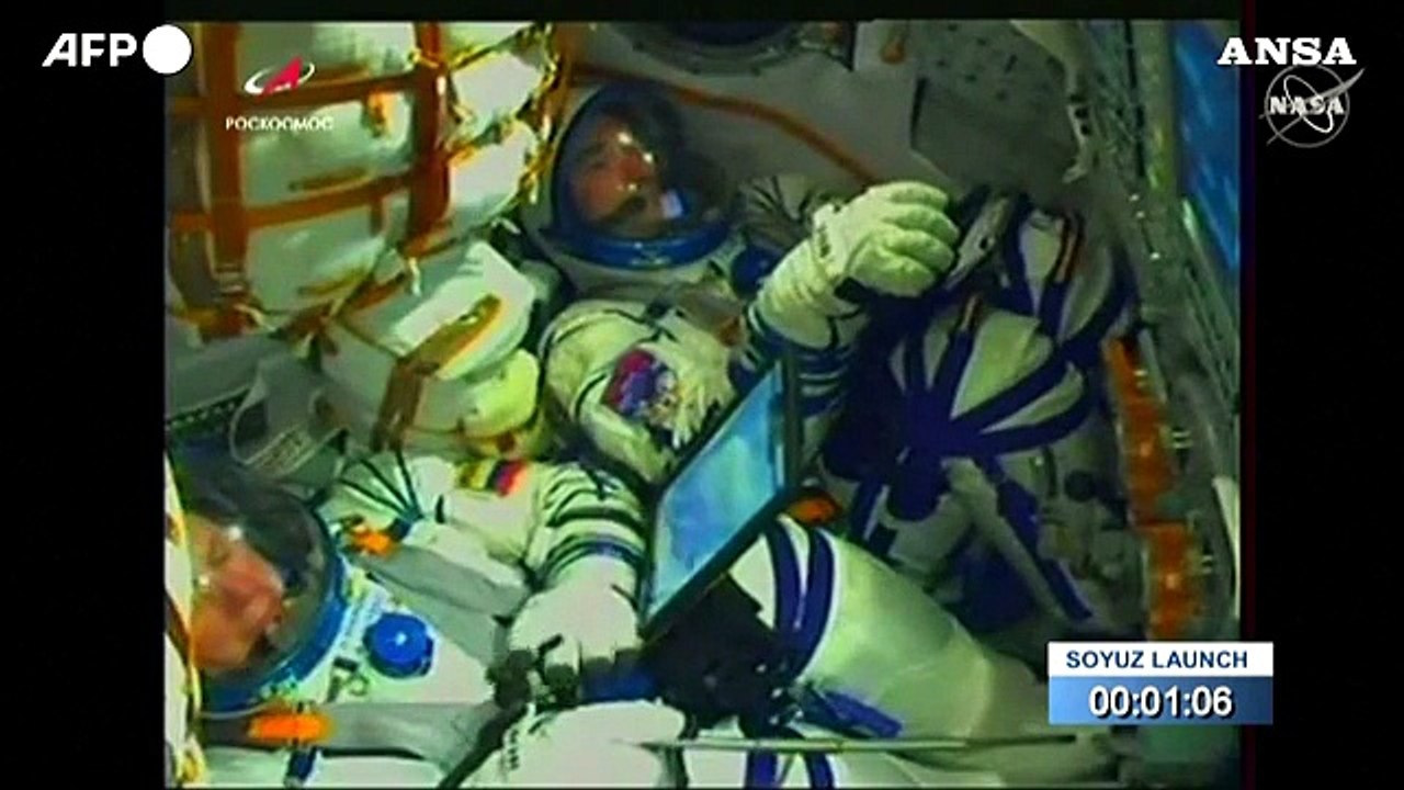 Lanciata la navetta russa Soyuz con 3 astronauti: in onore del volo di Gagarin