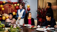 Wealthy Ex-Wife Left With Nothing Becomes Waitress, Surprises Mistress At Dinner With A Gift  - FULL MOVIES ENGLISH SUB