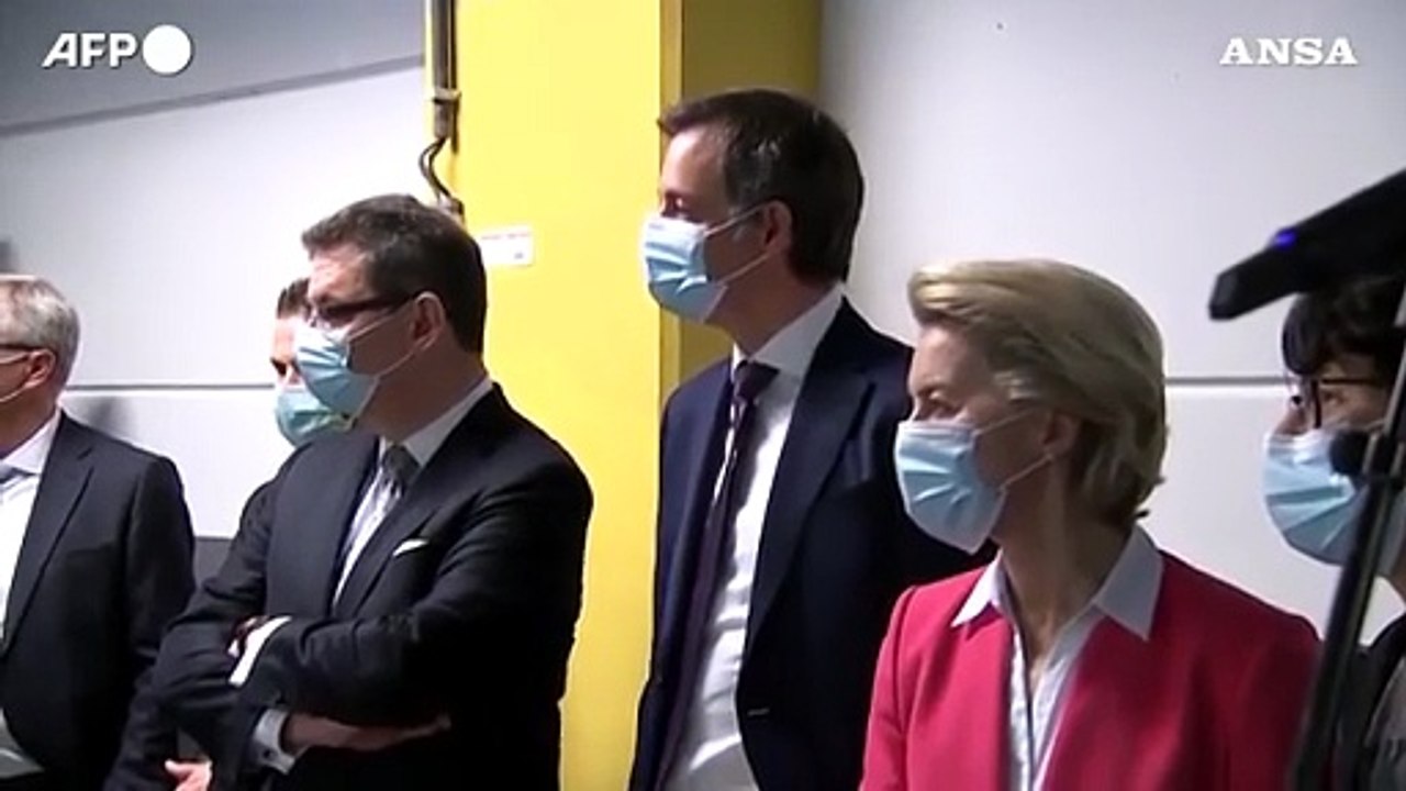 Von der Leyen visita la fabbrica di vaccini Pfizer in Belgio