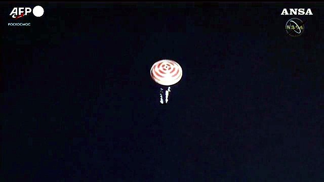 Tornano a casa gli astronauti Rubins, Ryzhikov e Kud-Sverchkov: ecco l'atterraggio