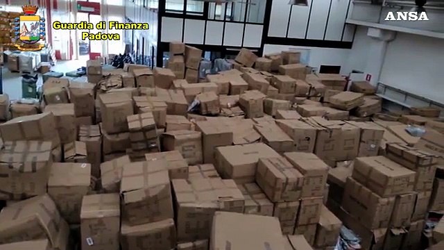 Padova, maxi sequestro: 7 milioni di mascherine non sicure e saturimetri