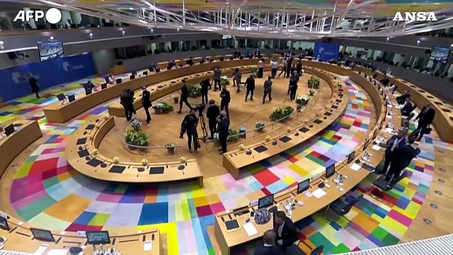 Migranti, Draghi sferza l'Unione europea: Basta bambini morti