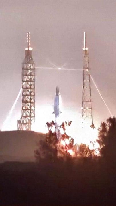 Bezos' Blue Origin Rocket Explodes in Massive Fireball