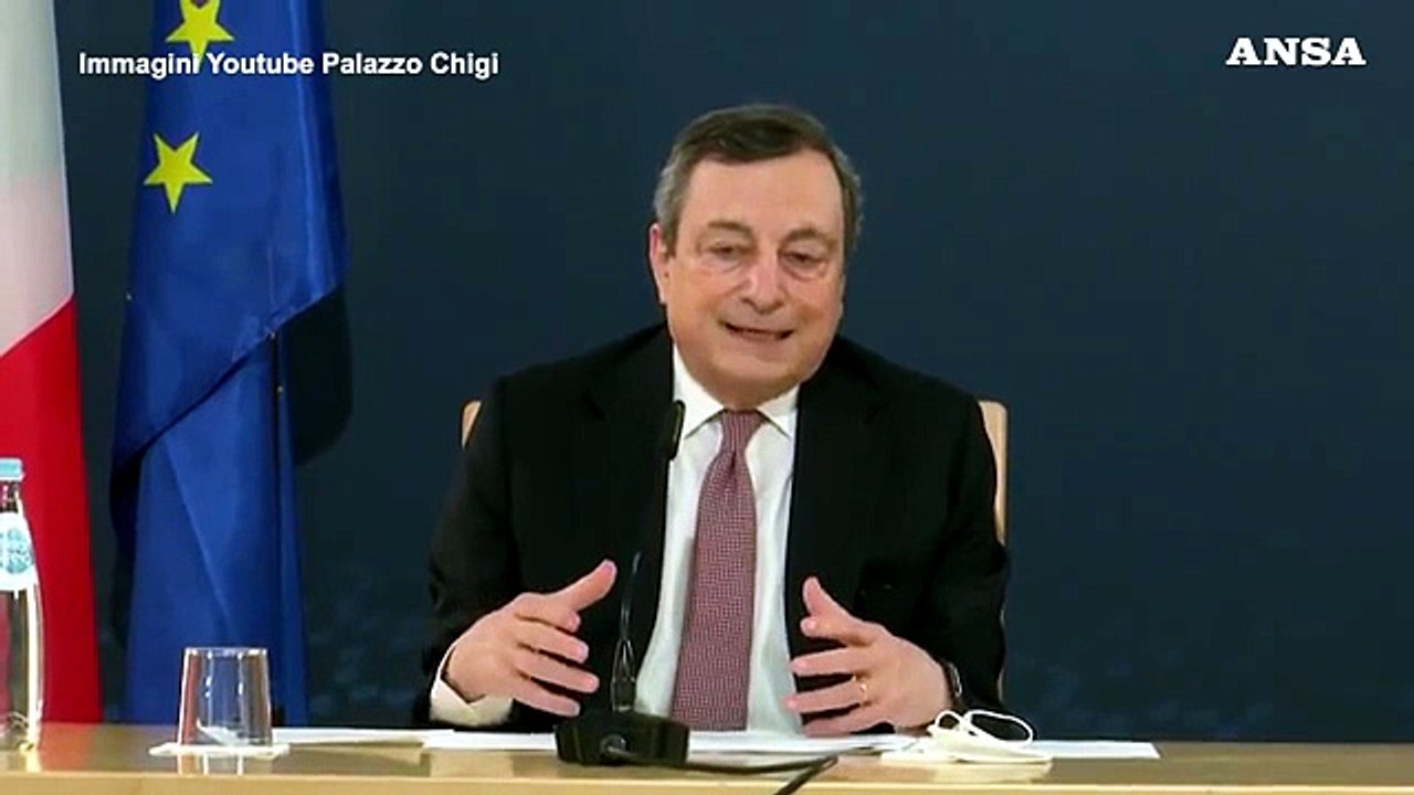 Covid, Draghi: "Chiesto con forza il green pass, ma attenzione agli aeroporti"