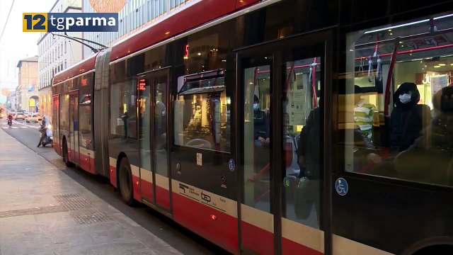 SUL BUS RUBA IL CELLULARE AD UN PASSEGGERO, 30ENNE MAGREBINO DENUNCIATO | SUL BUS RUBA IL CELLULARE AD UN PASSEGGERO, 30ENNE MAGREBINO DENUNCIATO