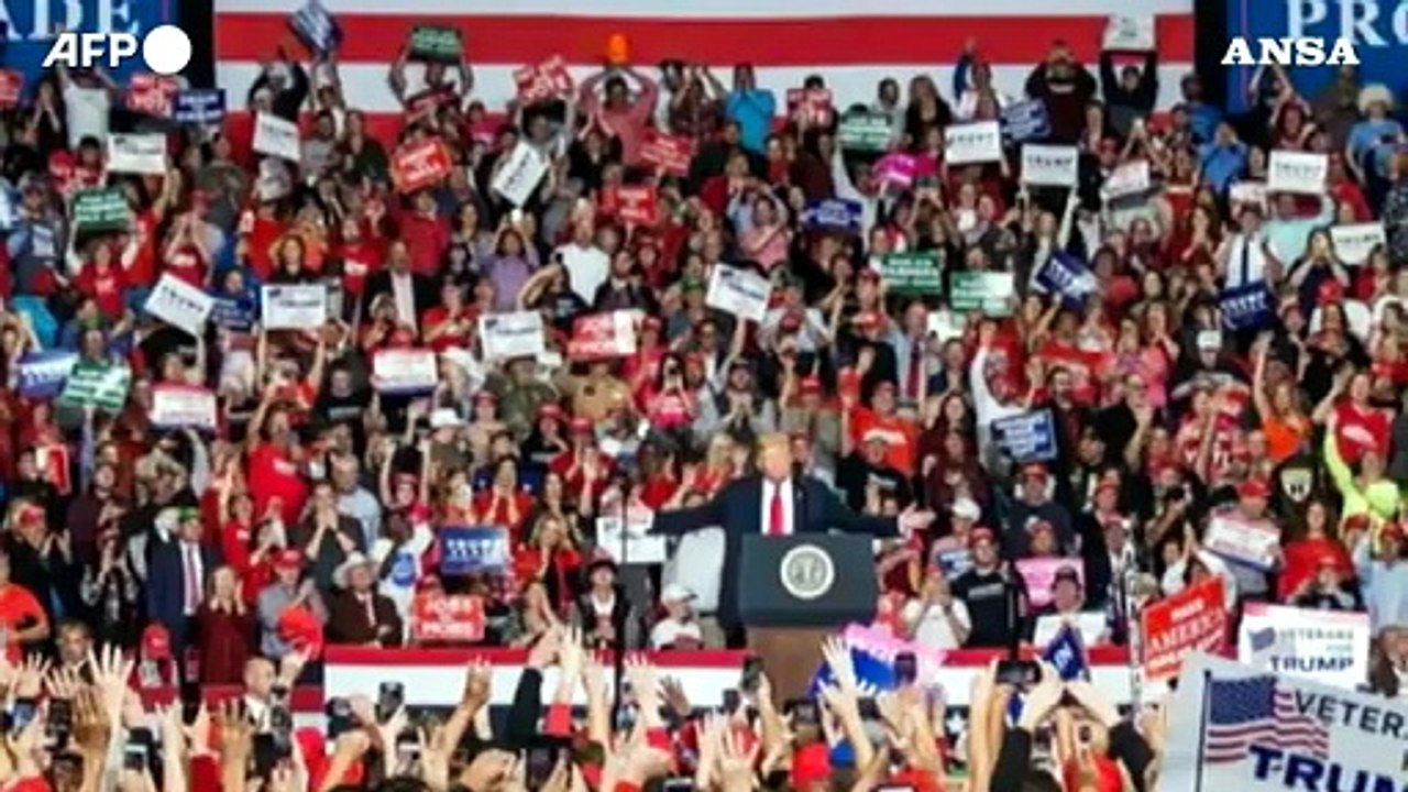 Mano pesante di Facebook, Trump sospeso per due anni