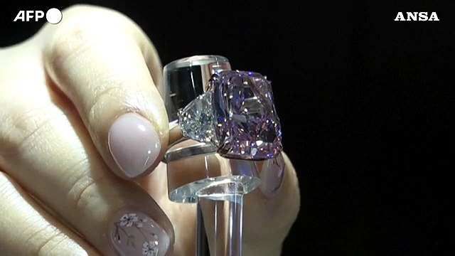 Il diamante rosa piu' grande del mondo e' all'asta a Hong Kong