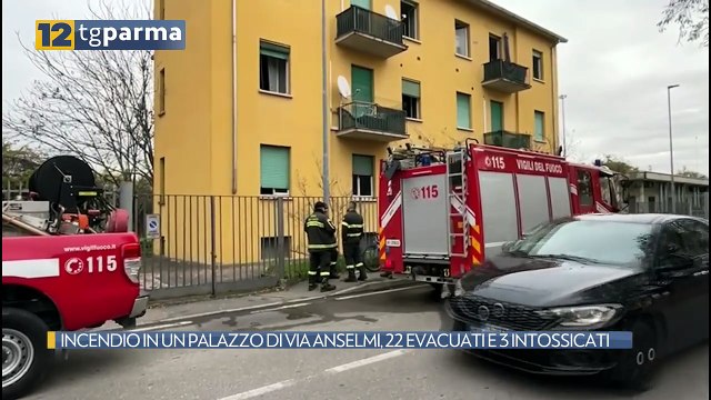 INCENDIO IN UN PALAZZO DI VIA ANSELMI, 22 EVACUATI E 3 INTOSSICATI | INCENDIO IN UN PALAZZO DI VIA ANSELMI, 22 EVACUATI E 3 INTOSSICATI