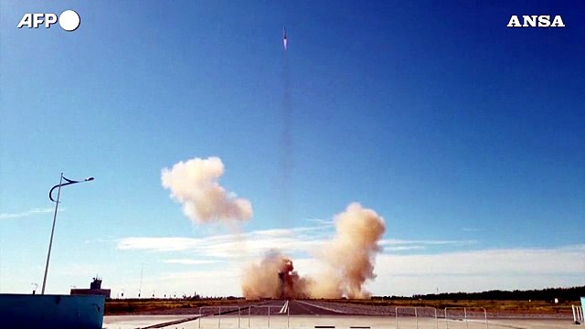 Spazio, decolla il razzo cinese che portera' l'equipaggio alla stazione orbitante