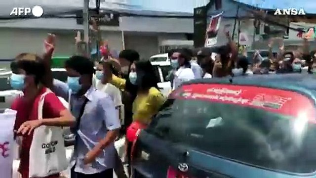 Myanmar, corteo a Yangon per il compleanno di Aung San Suu Kyi