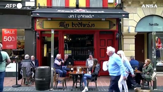 Irlanda, pub e ristoranti riaprono per il servizio all'aperto