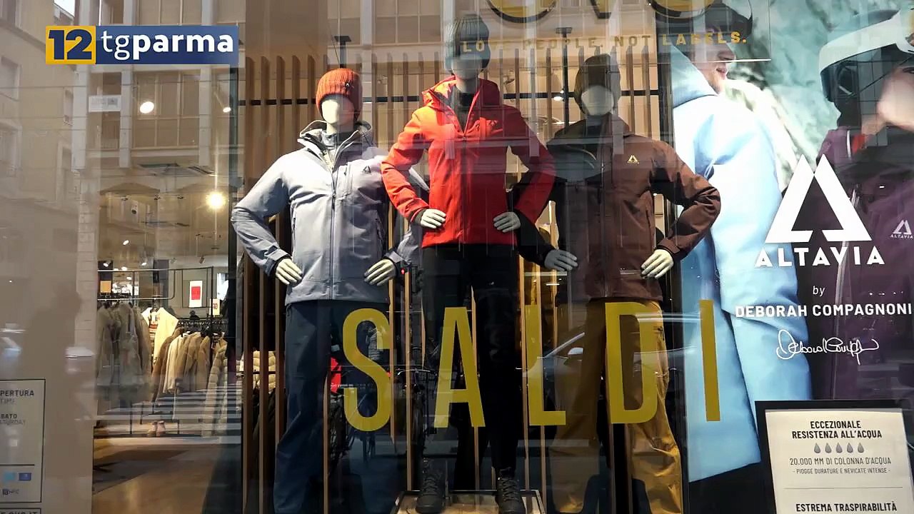 AL VIA OGGI I SALDI INVERNALI, IN TANTI A CACCI...