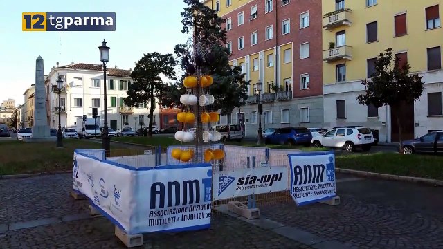 IN PIAZZALE MATTEOTTI L'ALBERO DI NATALE DEDICATO ALLA SICUREZZA SUL LAVORO | IN PIAZZALE MATTEOTTI L'ALBERO DI NATALE DEDICATO ALLA SICUREZZA SUL LAVORO