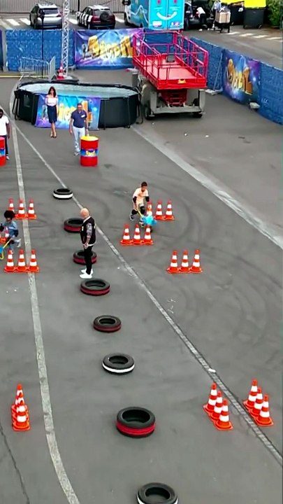 Bigdil : Une course de Brouette