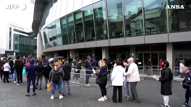 Vaccini, in Inghilterra somministrazioni agli over 18 allo stadio del Tottenham