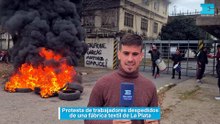 Protesta de trabajadores despedidos de una fábrica textil de La Plata