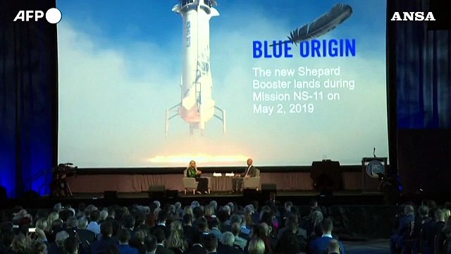 Bezos tra i primi turisti spaziali della sua navetta