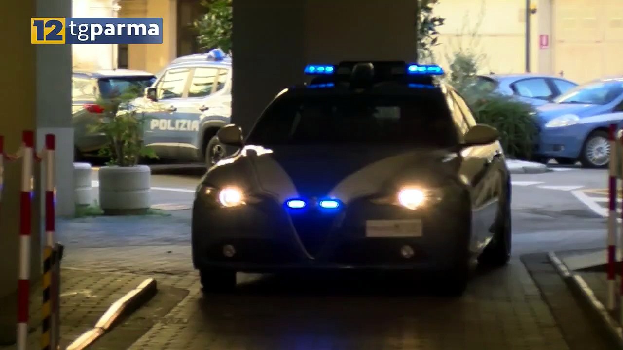 RISSA IN STRADA: UN RAGAZZINO PUNTA UN COLTELLO ALLA GOLA DEL RIVALE | RISSA IN STRADA: UN RAGAZZINO PUNTA UN COLTELLO ALLA GOLA DEL RIVALE
