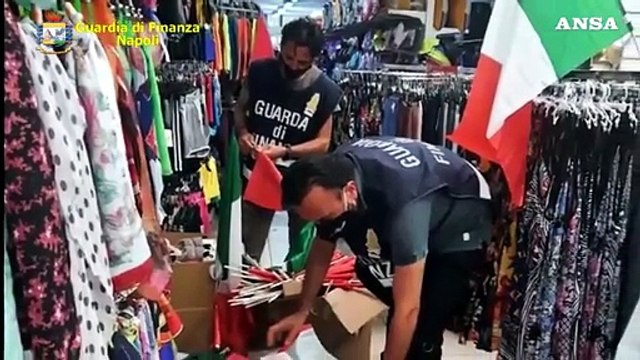 Napoli, maxi sequestro di articoli contraffatti a tema Euro 2020