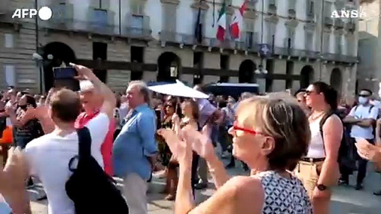 "No al green pass", in migliaia contro l'obbligo