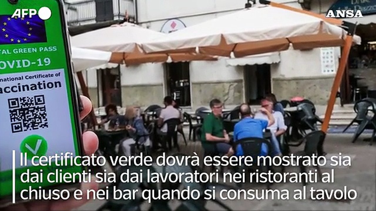 Green pass obbligatorio per ristoranti al chiuso, spettacoli e sport