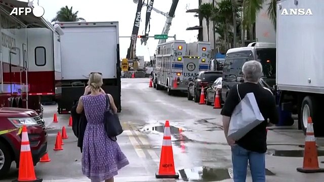 Palazzo crollato a Miami, continuano le operazioni di ricerca e salvataggio