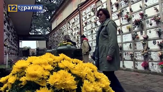 IN TANTI NEI CIMITERI DI PARMA E PROVINCIA PER RICORDARE I PROPRI CARI | IN TANTI NEI CIMITERI DI PARMA E PROVINCIA PER RICORDARE I PROPRI CARI