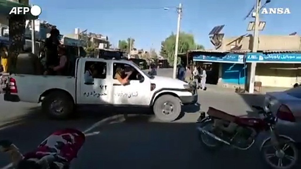 Afghanistan: cadono anche Herat e Ghazni, i Talebani verso Kabul