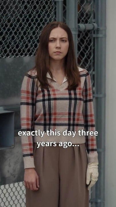 3 years later. She reveals her scars. The men who ruined her go crazy and beg to touch her.