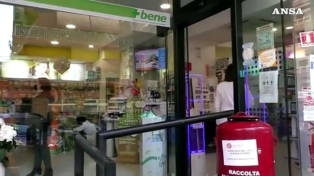 Assalto a farmacie per green pass, non siamo stamperie