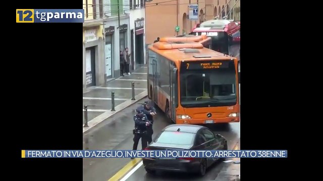 FERMATO IN VIA D'AZEGLIO, INVESTE UN POLIZIOTTO: ARRESTATO 38ENNE | FERMATO IN VIA D'AZEGLIO, INVESTE UN POLIZIOTTO: ARRESTATO 38ENNE