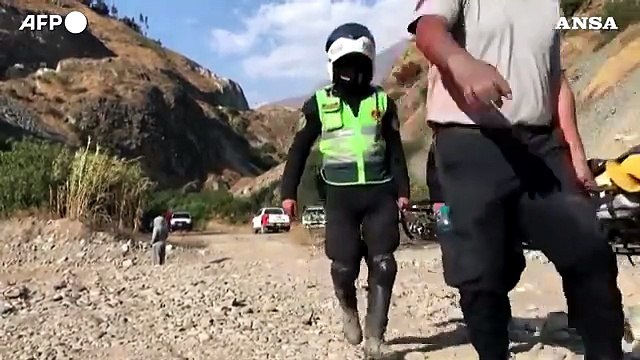 Peru', autobus precipita in un burrone: almeno 32 morti
